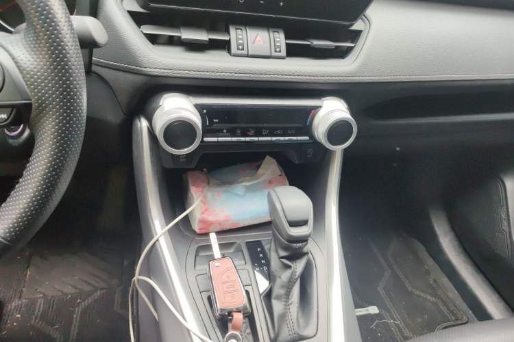 Used Toyota RAV4 2023 2.0L CVT Two-Wheel Drive Urban Edition Audio And AC Panel