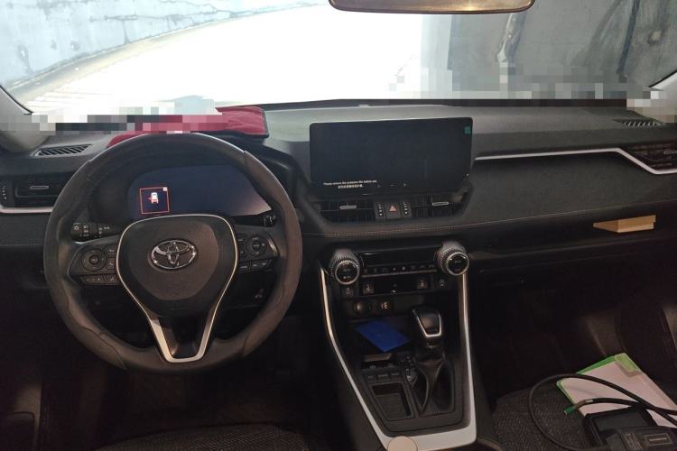 Used Toyota RAV4 2023 2.0L CVT Two-Wheel Drive Fashion Plus Edition Center Console