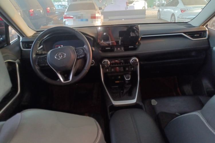 Used Toyota RAV4 2023 2.0L CVT Two-Wheel Drive Fashion Plus Edition Center Console