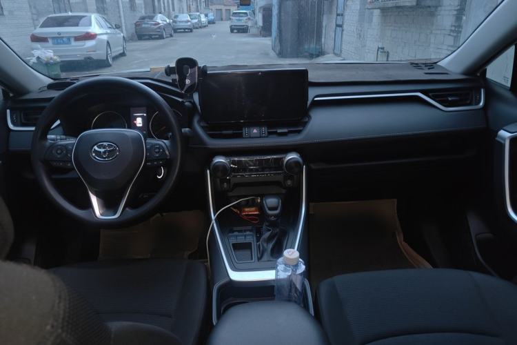 Used Toyota RAV4 2023 2.0L CVT Two-Wheel Drive Urban Edition Center Console
