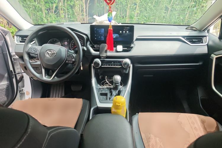 Used Toyota RAV4 2023 2.0L CVT Two-Wheel Drive Urban Edition Center Console