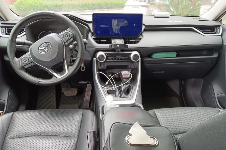Used Toyota RAV4 2023 2.0L CVT Two-Wheel Drive Urban Edition Center Console