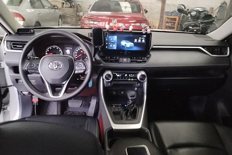 Used Toyota RAV4 2023 2.0L CVT Two-Wheel Drive Urban Edition Center Console