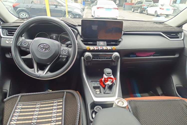 Used Toyota RAV4 2023 2.0L CVT Two-Wheel Drive Urban Edition Center Console