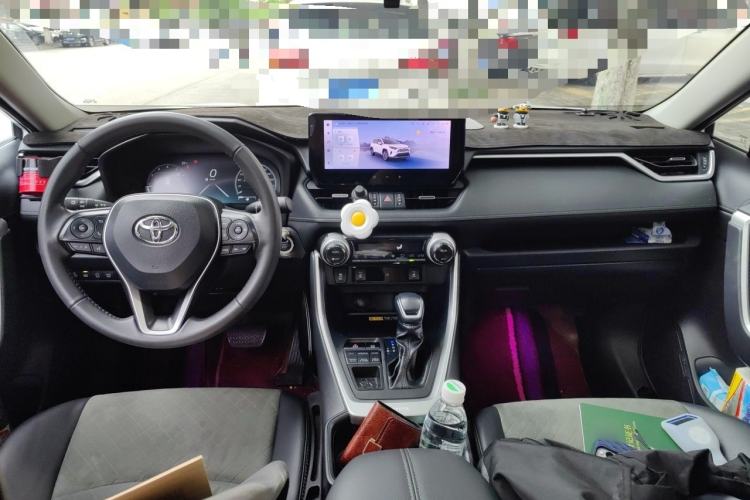 Used Toyota RAV4 2023 2.0L CVT 4x4 Explorer Plus Edition Center Console