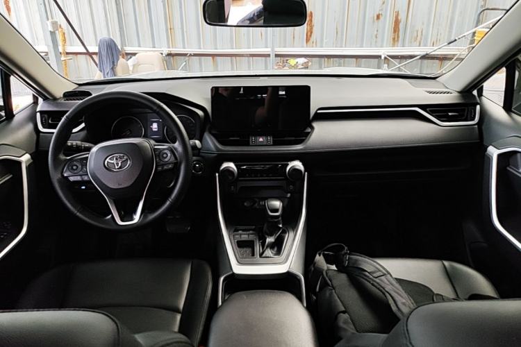 Used Toyota RAV4 2023 2.0L CVT Two-Wheel Drive Urban Edition Center Console