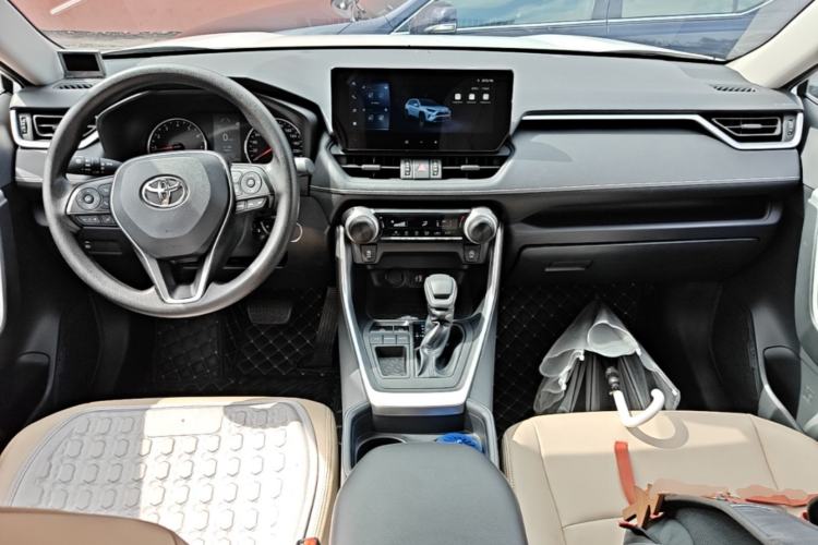 Used Toyota RAV4 2023 2.0L CVT Two-Wheel Drive Urban Edition Center Console