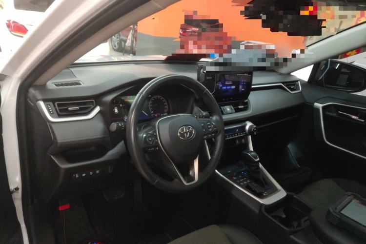 Used Toyota RAV4 2023 2.0L CVT 4x4 Explorer Plus Edition Center Console