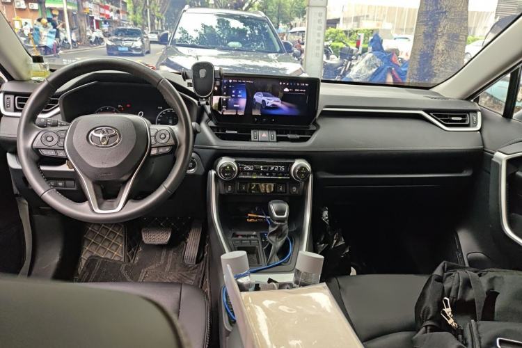 Used Toyota RAV4 2023 2.0L CVT Two-Wheel Drive 20th Anniversary Platinum Edition Center Console