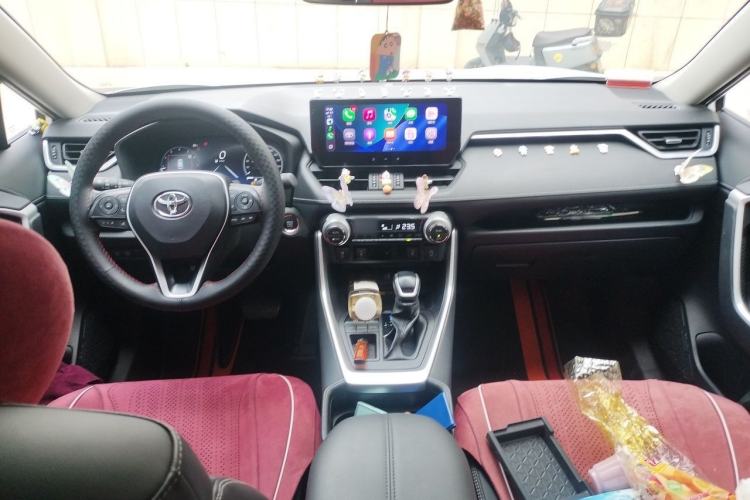 Used Toyota RAV4 2023 2.0L CVT Two-Wheel Drive Fashion Plus Edition Center Console