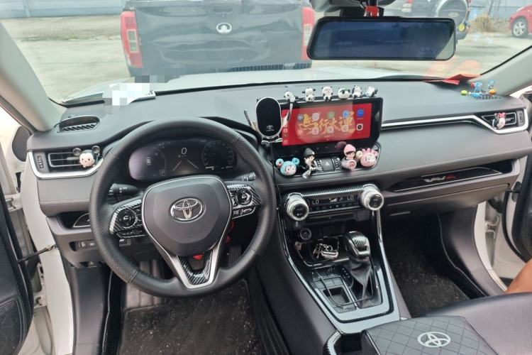 Used Toyota RAV4 2023 Dual-Motor 2.5L E-CVT Two-Wheel Drive Elite Edition Center Console