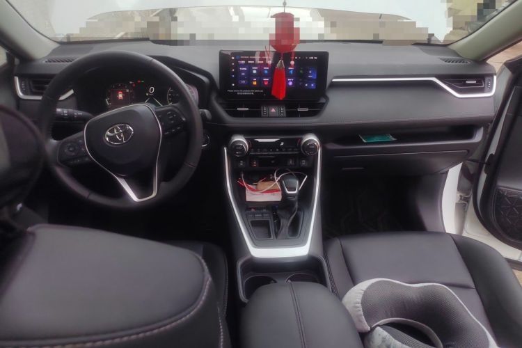 Used Toyota RAV4 2023 2.0L CVT Two-Wheel Drive Fashion Plus Edition Center Console