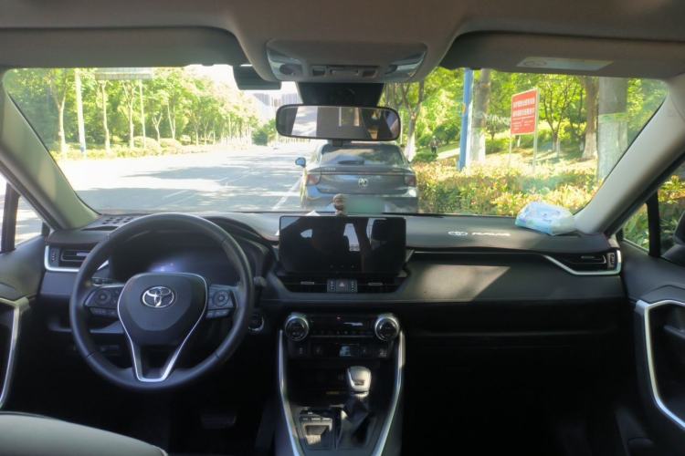 Used Toyota RAV4 2023 2.0L CVT Two-Wheel Drive 20th Anniversary Platinum Edition Center Console