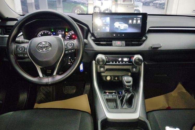Used Toyota RAV4 2023 2.0L CVT Two-Wheel Drive Urban Edition Center Console