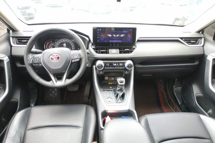 Used Toyota RAV4 2023 2.0L CVT 4x4 Adventure Edition Center Console