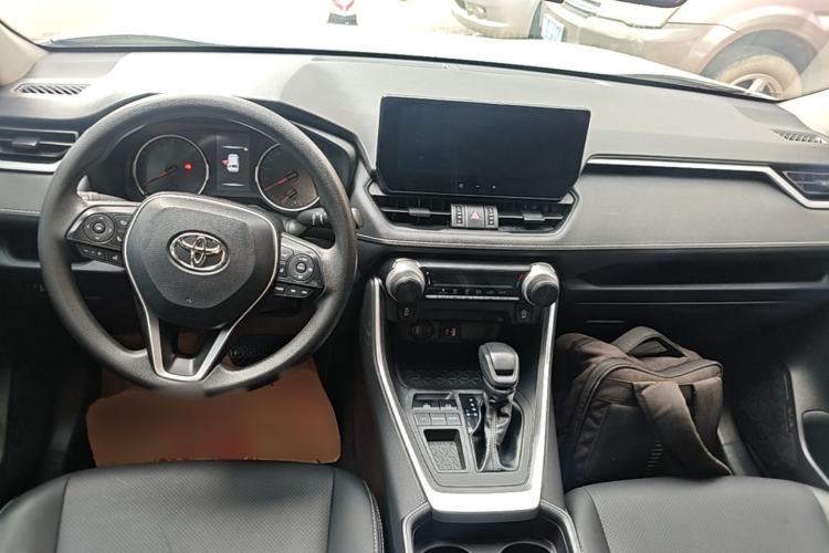 Used Toyota RAV4 2023 2.0L CVT Two-Wheel Drive Urban Edition Center Console