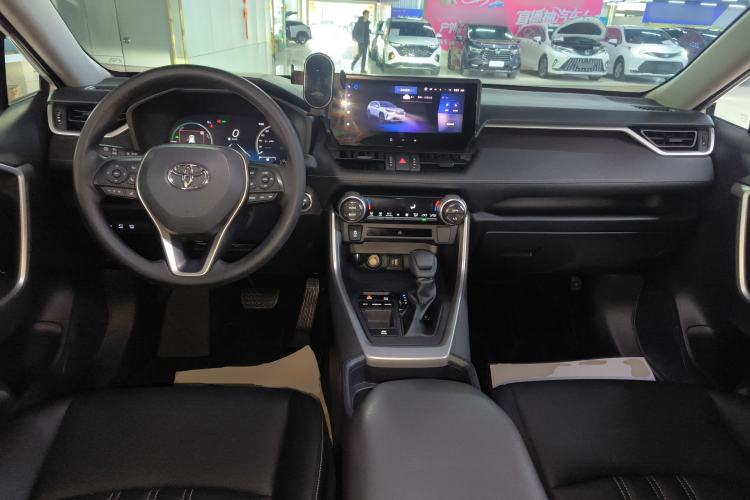 Used Toyota RAV4 2023 Dual-Motor 2.5L E-CVT Two-Wheel Drive Elite Edition Center Console