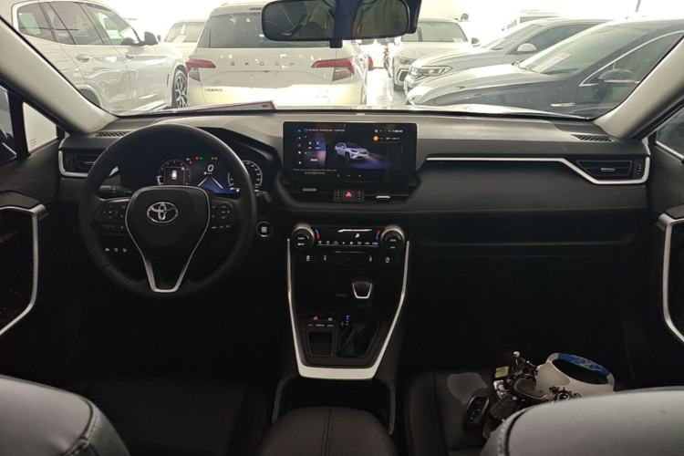 Used Toyota RAV4 2023 2.0L CVT Two-Wheel Drive Fashion Plus Edition Center Console