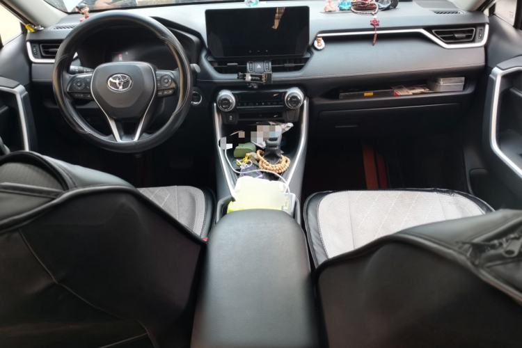 Used Toyota RAV4 2023 Dual-Motor 2.5L E-CVT Two-Wheel Drive Elite Edition Center Console