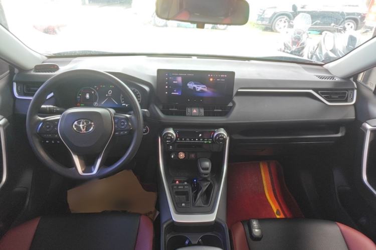 Used Toyota RAV4 2023 Dual-Motor 2.5L E-CVT Two-Wheel Drive Elite Edition Center Console