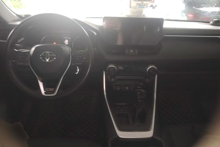 Used Toyota RAV4 2023 2.0L CVT Two-Wheel Drive Urban Edition Center Console
