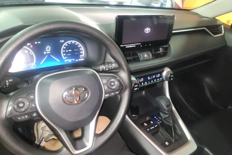 Used Toyota RAV4 2023 Dual-Motor 2.5L E-CVT Two-Wheel Drive Elite Edition Center Console