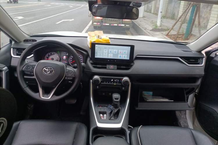 Used Toyota RAV4 2023 2.0L CVT Two-Wheel Drive Urban Edition Center Console