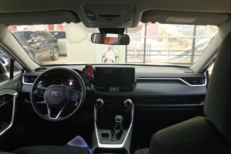 Used Toyota RAV4 2023 2.0L CVT Two-Wheel Drive Urban Edition Center Console