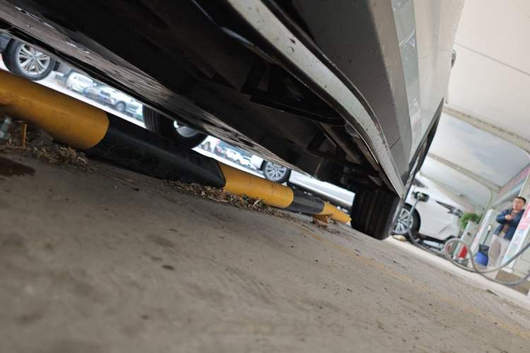 Used Toyota RAV4 2023 2.0L CVT Two-Wheel Drive 20th Anniversary Platinum Edition Chassis Front Left