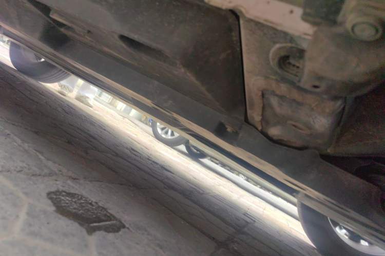 Used Toyota RAV4 2023 2.0L CVT Two-Wheel Drive 20th Anniversary Platinum Edition Chassis Front Right