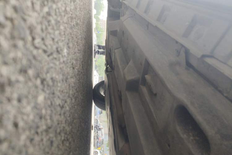 Used Toyota RAV4 2023 2.0L CVT Two-Wheel Drive 20th Anniversary Platinum Edition Chassis Front Right