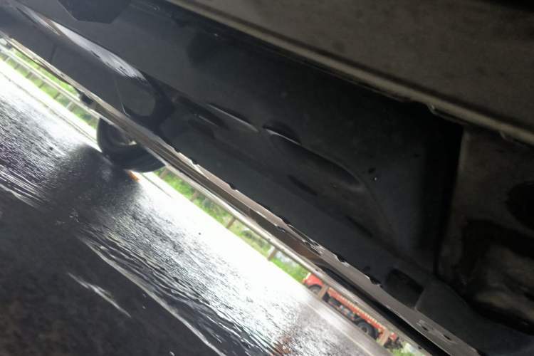 Used Toyota RAV4 2023 2.0L CVT Two-Wheel Drive 20th Anniversary Platinum Edition Chassis Front Right