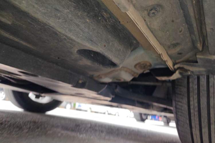 Used Toyota RAV4 2023 2.0L CVT Two-Wheel Drive 20th Anniversary Platinum Edition Chassis Front Right