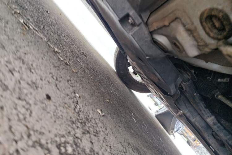 Used Toyota RAV4 2023 2.0L CVT Two-Wheel Drive 20th Anniversary Platinum Edition Chassis Front Right