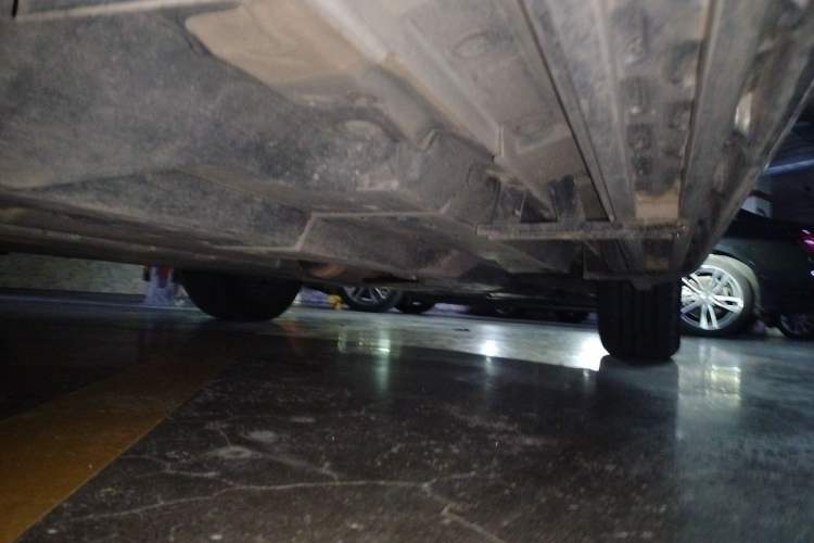 Used Toyota RAV4 2023 2.0L CVT Two-Wheel Drive 20th Anniversary Platinum Edition Chassis Front Right
