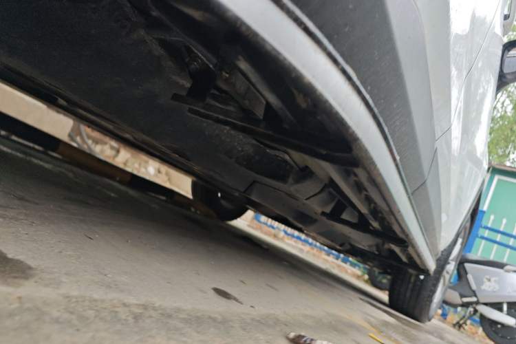 Used Toyota RAV4 2023 2.0L CVT Two-Wheel Drive 20th Anniversary Platinum Edition Chassis Rear Right
