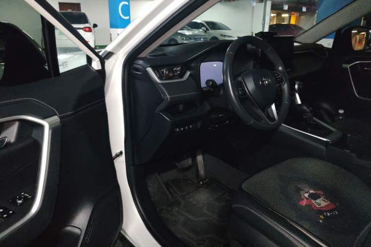 Used Toyota RAV4 2023 2.0L CVT Two-Wheel Drive Fashion Plus Edition Driver Seat