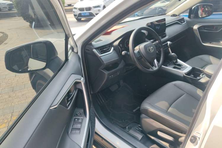 Used Toyota RAV4 2023 2.0L CVT Two-Wheel Drive Urban Edition Driver Seat
