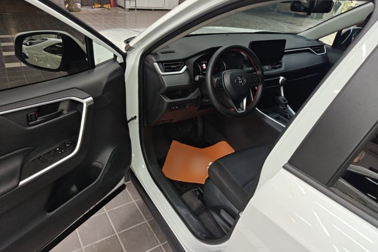 Used Toyota RAV4 2023 2.0L CVT Two-Wheel Drive Urban Edition Driver Seat