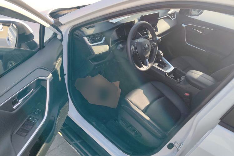 Used Toyota RAV4 2023 2.0L CVT Two-Wheel Drive 20th Anniversary Platinum Edition Driver Seat