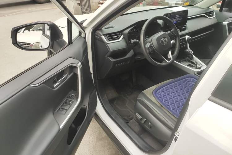 Used Toyota RAV4 2023 2.0L CVT 4x4 Explorer Plus Edition Driver Seat