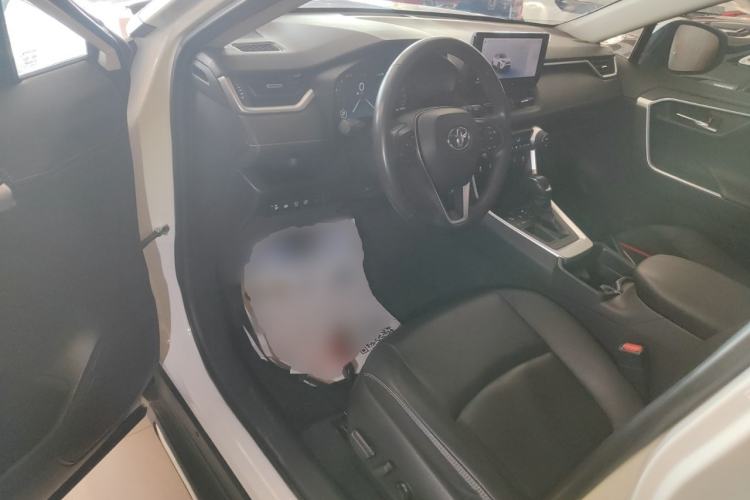 Used Toyota RAV4 2023 2.0L CVT Two-Wheel Drive 20th Anniversary Platinum Edition Driver Seat