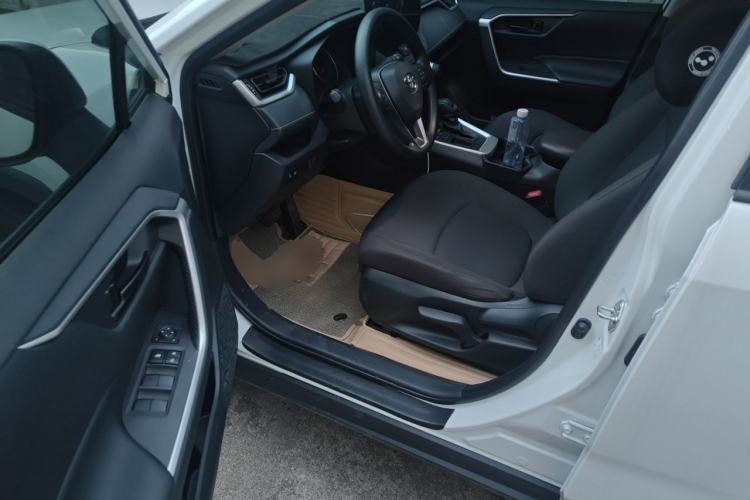 Used Toyota RAV4 2023 2.0L CVT Two-Wheel Drive Urban Edition Driver Seat