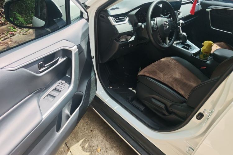 Used Toyota RAV4 2023 2.0L CVT Two-Wheel Drive Urban Edition Driver Seat