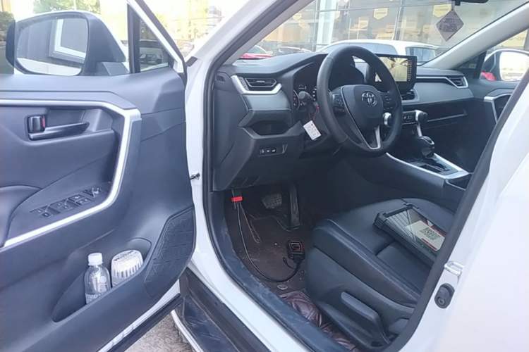 Used Toyota RAV4 2023 2.0L CVT Two-Wheel Drive Urban Edition Driver Seat
