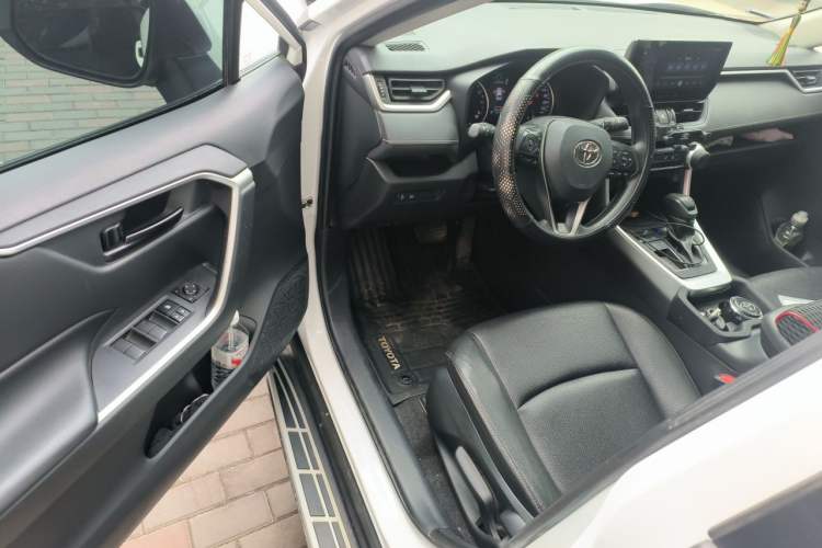 Used Toyota RAV4 2023 2.0L CVT Two-Wheel Drive Urban Edition Driver Seat