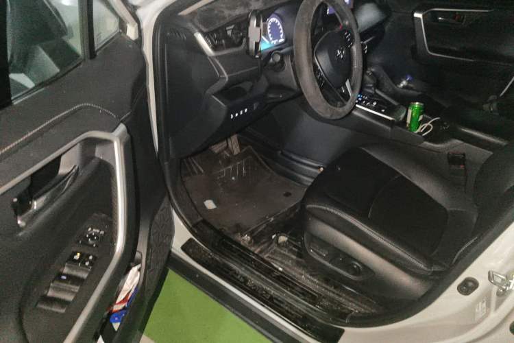 Used Toyota RAV4 2023 Dual-Engine 2.5L E-CVT Four-Wheel Drive Elite Plus Edition Driver Seat