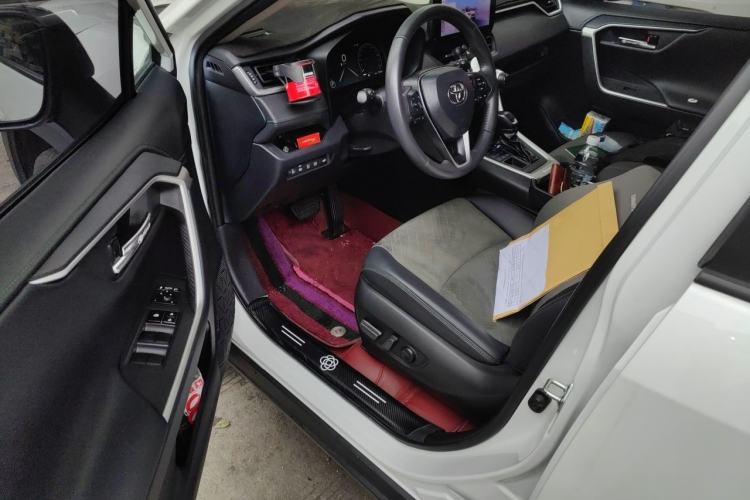Used Toyota RAV4 2023 2.0L CVT 4x4 Explorer Plus Edition Driver Seat