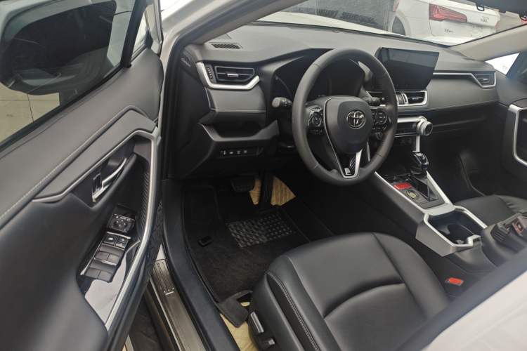 Used Toyota RAV4 2023 2.0L CVT Two-Wheel Drive Fashion Plus Edition Driver Seat