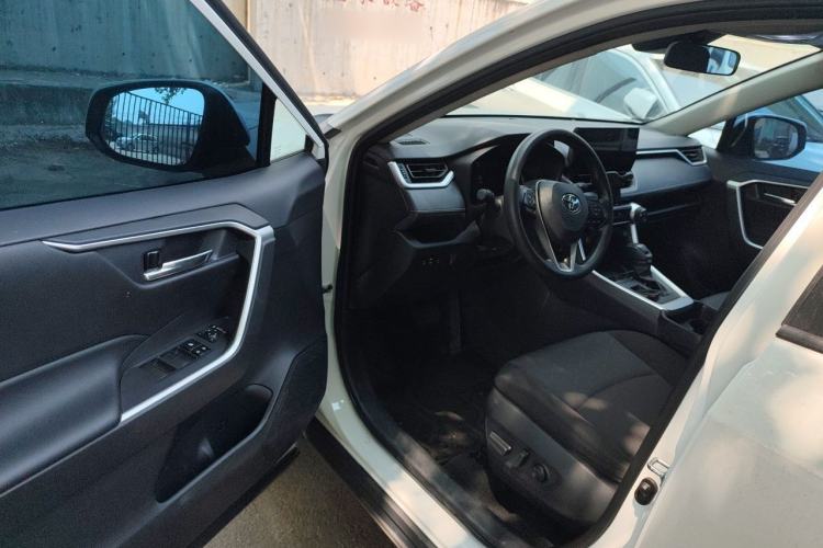 Used Toyota RAV4 2023 2.0L CVT Two-Wheel Drive Fashion Edition Driver Seat